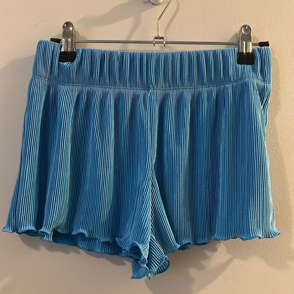 Lettuce hem flowy shorts